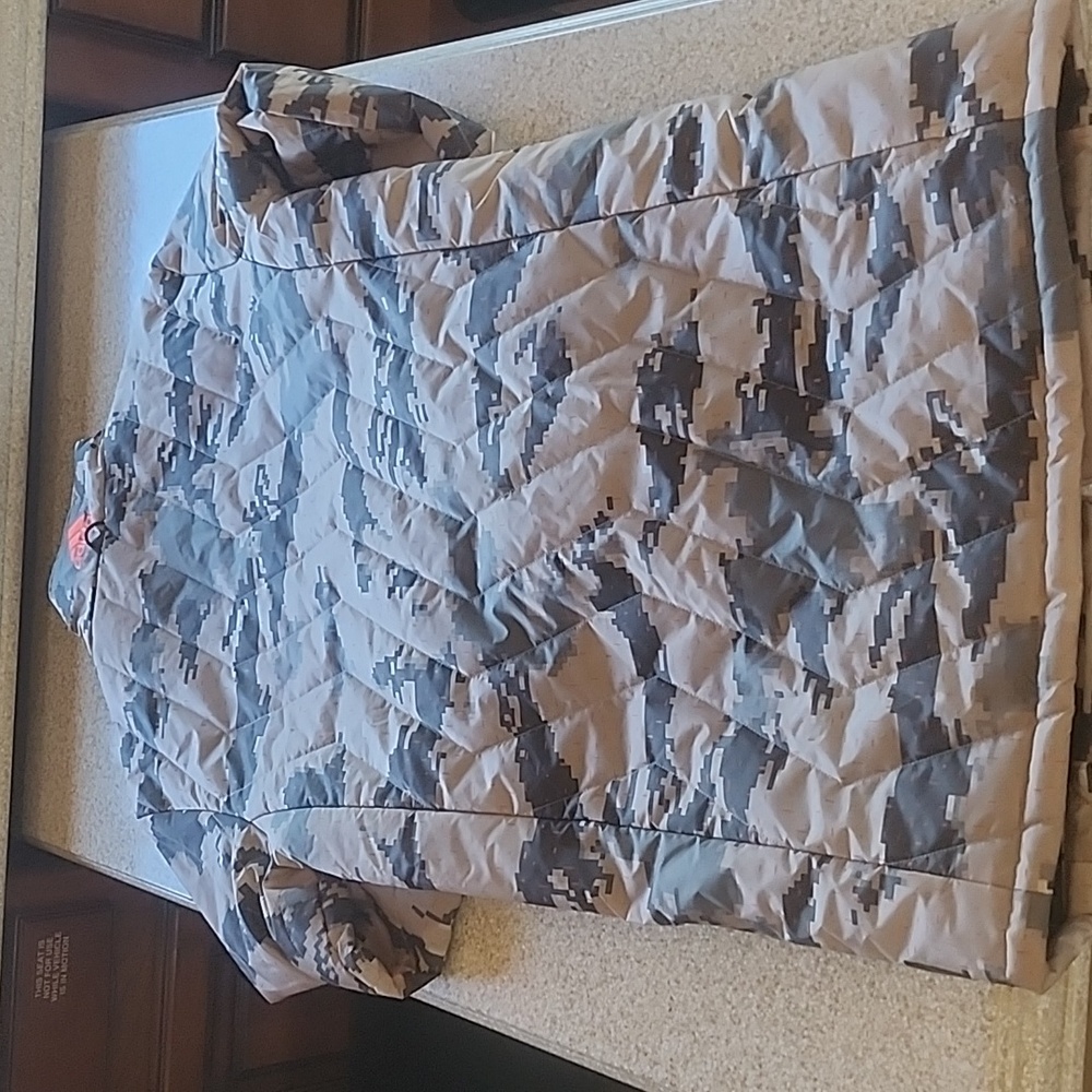 Adidas Long Quited Size S Coat Marapat Digital Desert Camo Like New - Picture 11 of 16